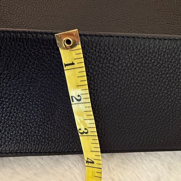 Marlon Firenze Black Leather Crossbody Bag with Silver Accents - Picture 15 of 16